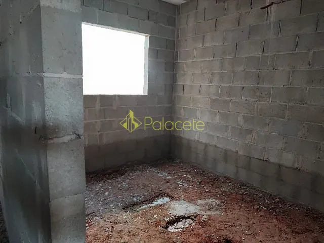 Casa com 176m² 3 quartos e 1 banheiro, à venda, no bairro Loteamento Santa Clara em Pindamonhangaba