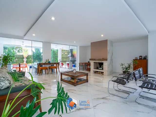 Casa com 400m² 7 quartos e 9 banheiros, à venda, no bairro Jardim Leonor em São Paulo