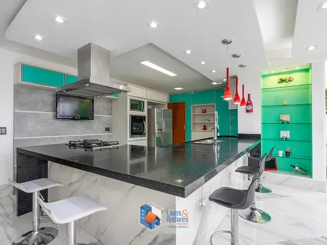 Casa com 400m² 7 quartos e 9 banheiros, à venda, no bairro Jardim Leonor em São Paulo