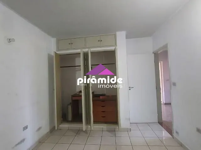 Casa com 214m² 3 quartos e 1 banheiro, à venda, no bairro Centro em São José dos Campos