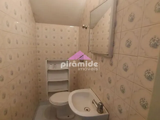 Casa com 214m² 3 quartos e 1 banheiro, à venda, no bairro Centro em São José dos Campos