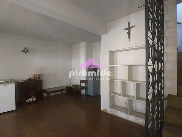 Casa com 214m² 3 quartos e 1 banheiro, à venda, no bairro Centro em São José dos Campos