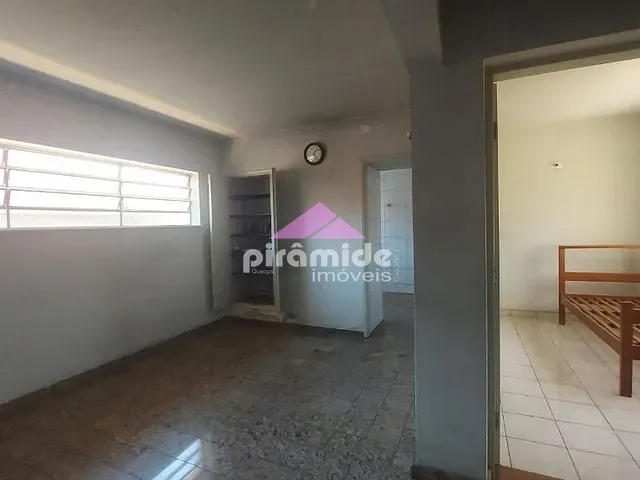 Casa com 214m² 3 quartos e 1 banheiro, à venda, no bairro Centro em São José dos Campos