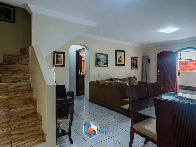 Casa com 600m² 4 quartos e 5 banheiros, à venda, no bairro Rio Pequeno em São Paulo