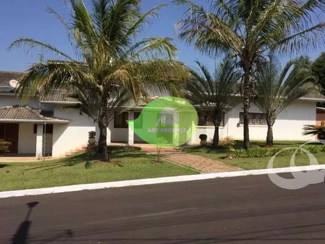 Casa com 1587m², à venda, no bairro Parque Village Castelo em Itu