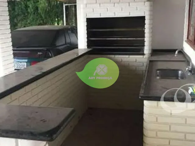 Casa com 1587m², à venda, no bairro Parque Village Castelo em Itu