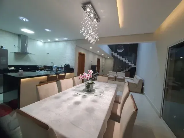 Casa com 315m² 4 quartos e 4 banheiros, à venda, no bairro Loteamento Residencial Fazenda Casa Grande em Taubaté