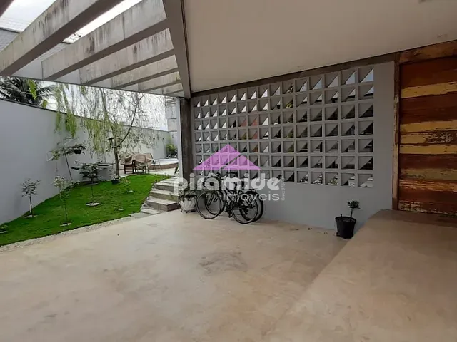 Casa com 381m² 3 quartos e 3 banheiros, à venda, no bairro Poiares em Caraguatatuba