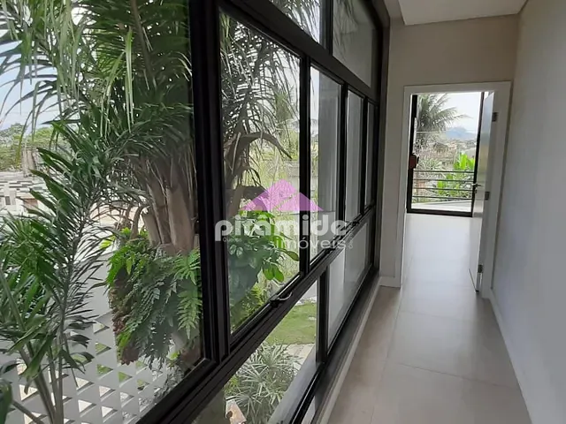 Casa com 381m² 3 quartos e 3 banheiros, à venda, no bairro Poiares em Caraguatatuba