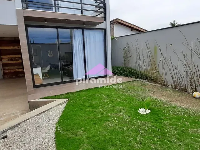 Casa com 381m² 3 quartos e 3 banheiros, à venda, no bairro Poiares em Caraguatatuba