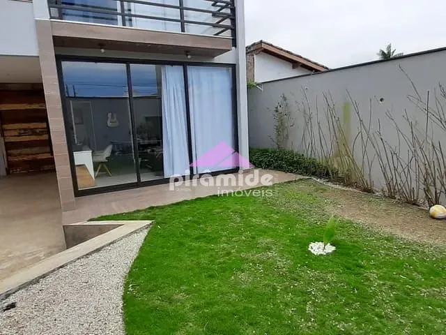 Casa com 381m² 3 quartos e 3 banheiros, à venda, no bairro Poiares em Caraguatatuba
