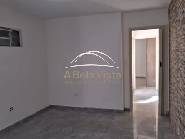 Casa com 70m² 1 quarto e 1 banheiro, para alugar, no bairro Vila Osasco em Osasco