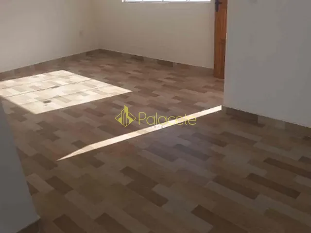 Casa com 200m² 2 quartos e 2 banheiros, à venda, no bairro Loteamento Residencial e Comercial Araguaia em Pindamonhangaba