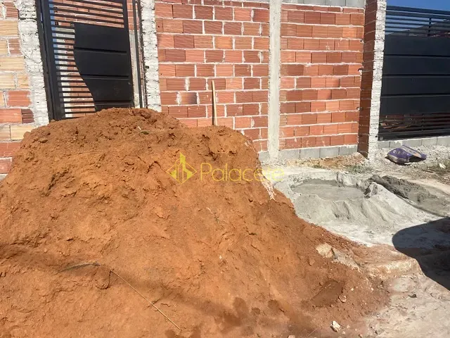 Casa com 200m² 2 quartos e 2 banheiros, à venda, no bairro Loteamento Residencial e Comercial Araguaia em Pindamonhangaba