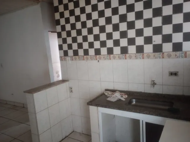 Casa 2 quartos e 1 banheiro, à venda, no bairro Estiva em Taubaté