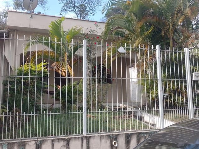 Casa 2 quartos e 1 banheiro, à venda, no bairro São Roque em Aparecida