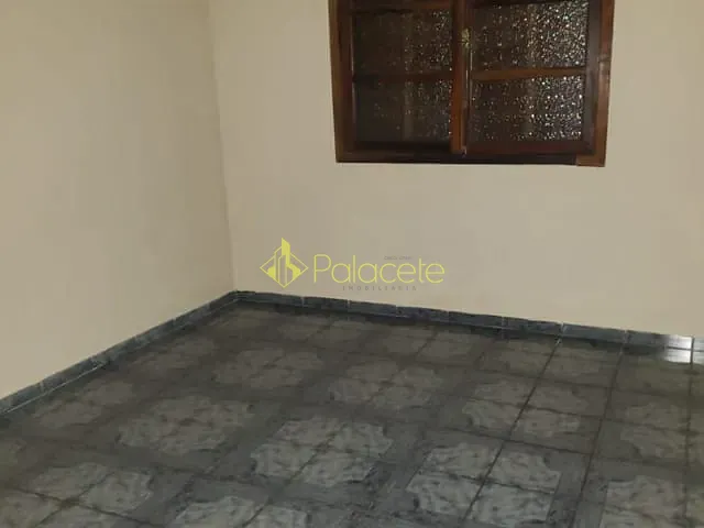 Casa 2 quartos e 1 banheiro, à venda, no bairro São Roque em Aparecida