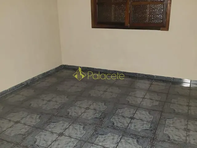 Casa 2 quartos e 1 banheiro, à venda, no bairro São Roque em Aparecida
