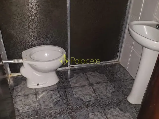 Casa 2 quartos e 1 banheiro, à venda, no bairro São Roque em Aparecida