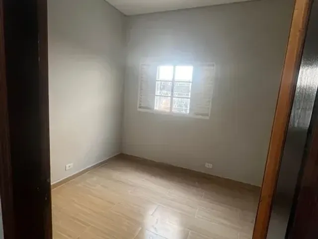 Casa 2 quartos e 1 banheiro, à venda, no bairro Loteamento Parque Piracangaguá em Taubaté