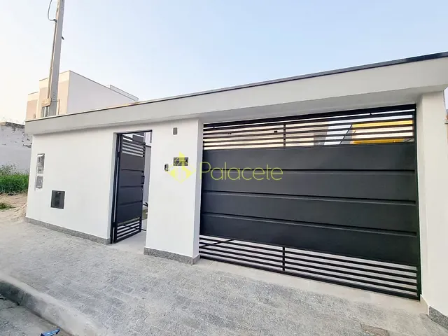 Casa com 175m² 3 quartos e 1 banheiro, à venda, no bairro Loteamento Residencial e Comercial Flamboyant em Pindamonhangaba