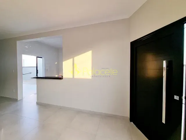 Casa com 175m² 3 quartos e 1 banheiro, à venda, no bairro Loteamento Residencial e Comercial Flamboyant em Pindamonhangaba