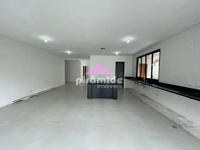 Casa com 700m² 4 quartos e 5 banheiros, à venda, no bairro Urbanova em São José dos Campos