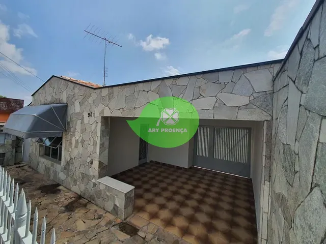 Casa com 350m² 3 quartos e 1 banheiro, à venda, no bairro Vila Augusta em Sorocaba