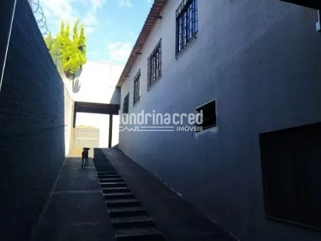 Casa com 770m² 3 quartos e 4 banheiros, à venda, no bairro Conjunto Padre Bernardo Merckel em Arapongas