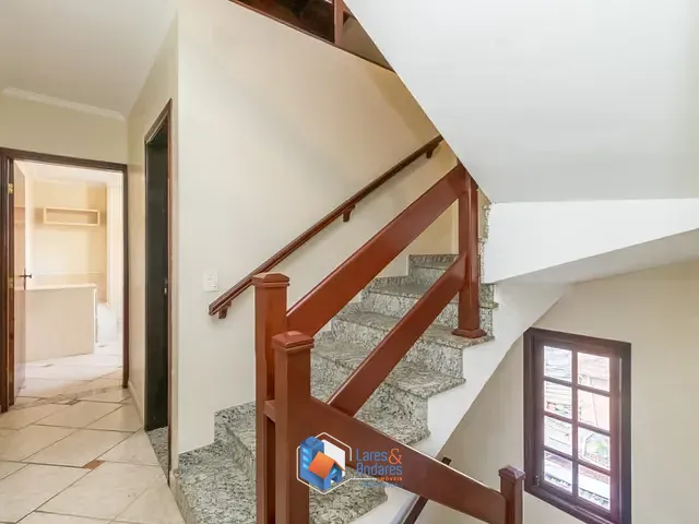 Casa com 280m² 3 quartos e 4 banheiros, à venda, no bairro Parque Maria Domitila em São Paulo