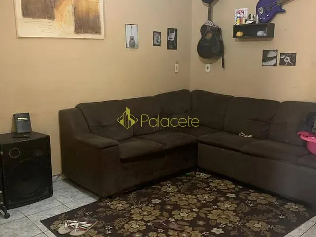 Casa 2 quartos e 2 banheiros, à venda, no bairro Jardim Eloyna em Pindamonhangaba