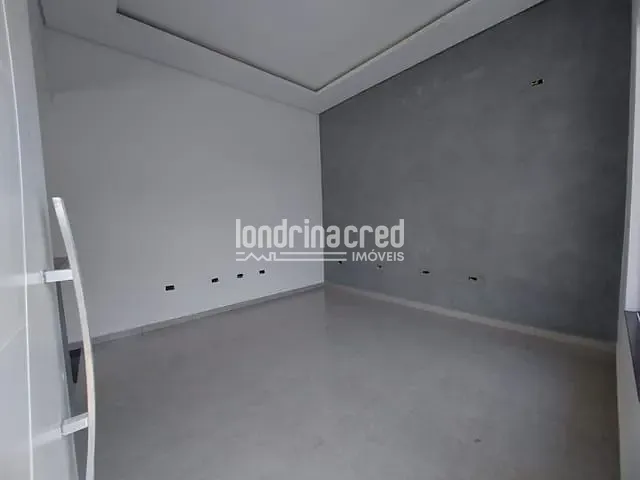 Casa com 200m² 3 quartos e 2 banheiros, à venda, no bairro Jardim Veneza em Londrina
