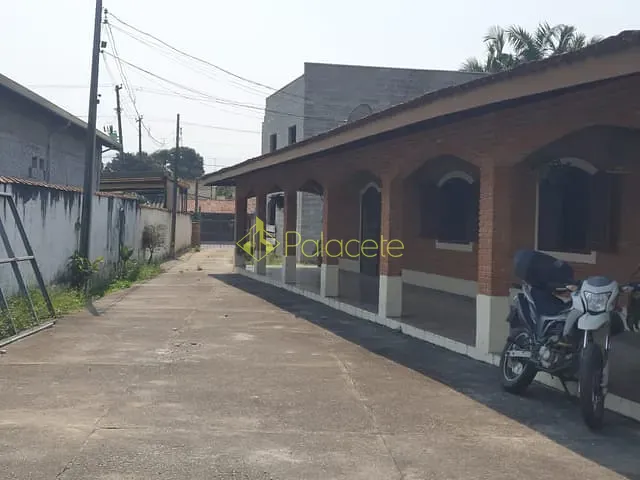 Casa com 2083m² 3 quartos e 1 banheiro, à venda, no bairro Crispim em Pindamonhangaba