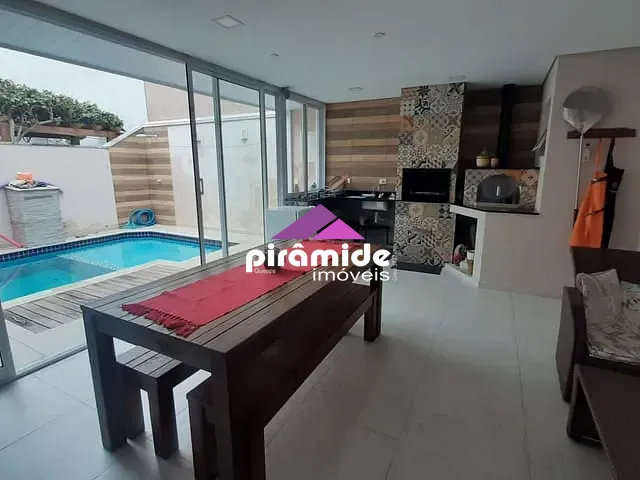 Casa com 250m² 3 quartos e 5 banheiros, à venda, no bairro Urbanova em São José dos Campos