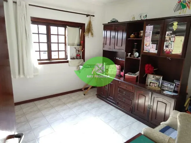 Casa com 253m² 4 quartos e 2 banheiros, à venda, no bairro Jardim Prestes de Barros em Sorocaba