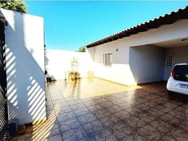 Casa com 250m² 3 quartos e 2 banheiros, à venda, no bairro Jardim Monte Sinai em Londrina