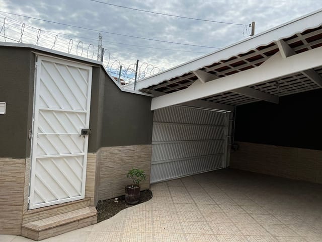 Casa 3 quartos e 2 banheiros, à venda, no bairro Jardim América em Taubaté
