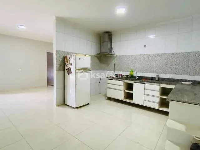 Casa com 360m² 2 quartos e 2 banheiros, à venda, no bairro Vila Marcos Roberto em Campo Grande