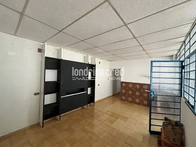Casa 4 quartos e 3 banheiros, à venda, no bairro Califórnia em Londrina