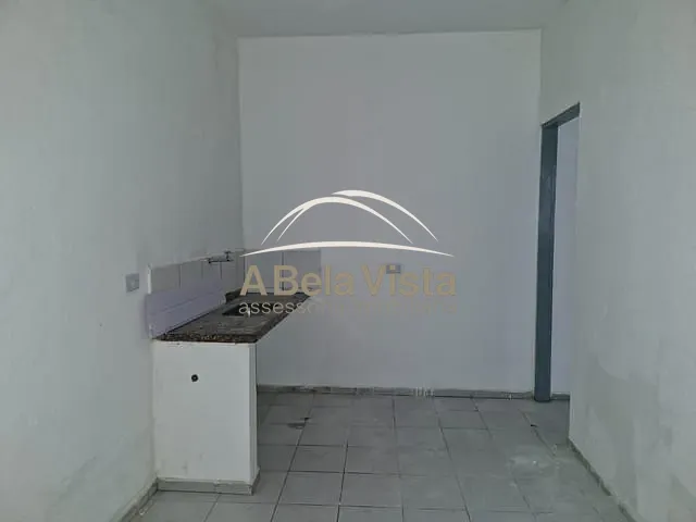 Casa com 25m² 1 quarto e 1 banheiro, para alugar, no bairro Padroeira em Osasco
