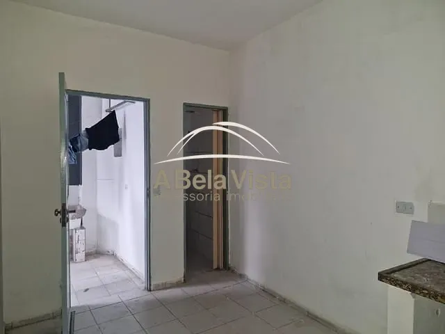 Casa com 25m² 1 quarto e 1 banheiro, para alugar, no bairro Padroeira em Osasco