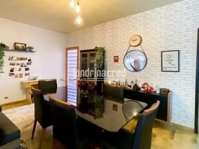 Casa com 318m² 3 quartos e 3 banheiros, à venda, no bairro Santa Rosa em Londrina