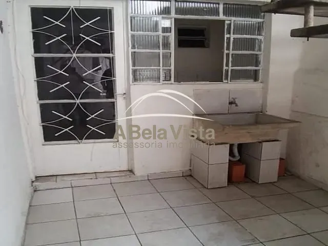 Casa com 25m² 1 quarto e 1 banheiro, para alugar, no bairro Padroeira em Osasco