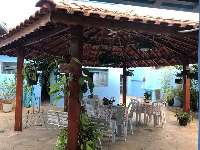 Casa com 364m² 3 quartos e 1 banheiro, à venda ou para alugar, no bairro Vila Resende em Caçapava
