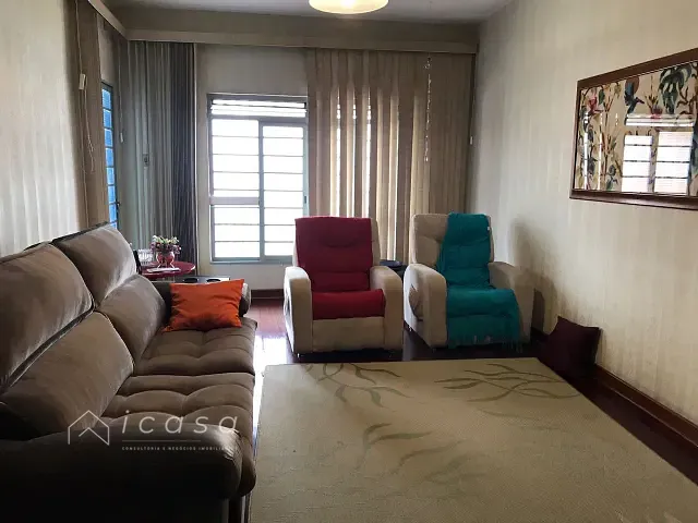 Casa com 364m² 3 quartos e 1 banheiro, à venda ou para alugar, no bairro Vila Resende em Caçapava