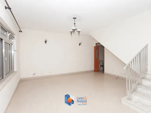 Casa com 232m² 5 quartos e 3 banheiros, à venda, no bairro Vila Pereira Barreto em São Paulo