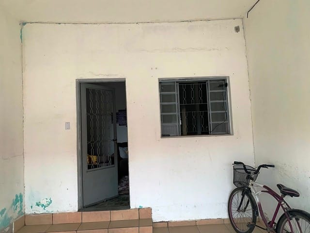 Casa com 150m² 2 quartos e 1 banheiro, à venda, no bairro Residencial e Comercial Laerte Asumpção em Pindamonhangaba