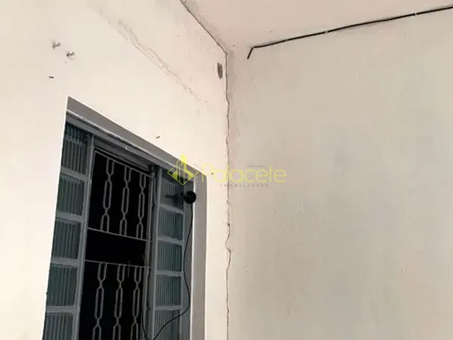 Casa com 150m² 2 quartos e 1 banheiro, à venda, no bairro Residencial e Comercial Laerte Asumpção em Pindamonhangaba