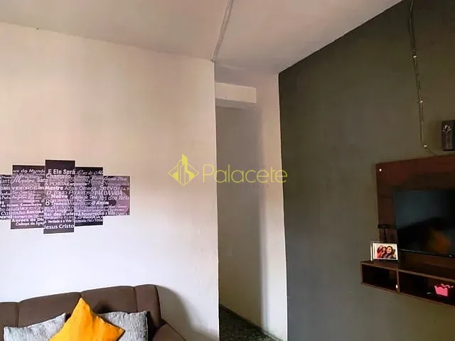 Casa com 150m² 2 quartos e 1 banheiro, à venda, no bairro Residencial e Comercial Laerte Asumpção em Pindamonhangaba