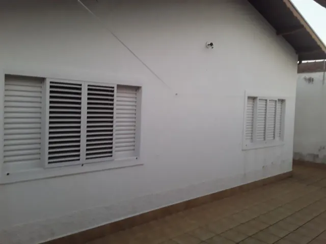 Casa com 300m² 3 quartos e 3 banheiros, à venda, no bairro Jardim Independência em Taubaté